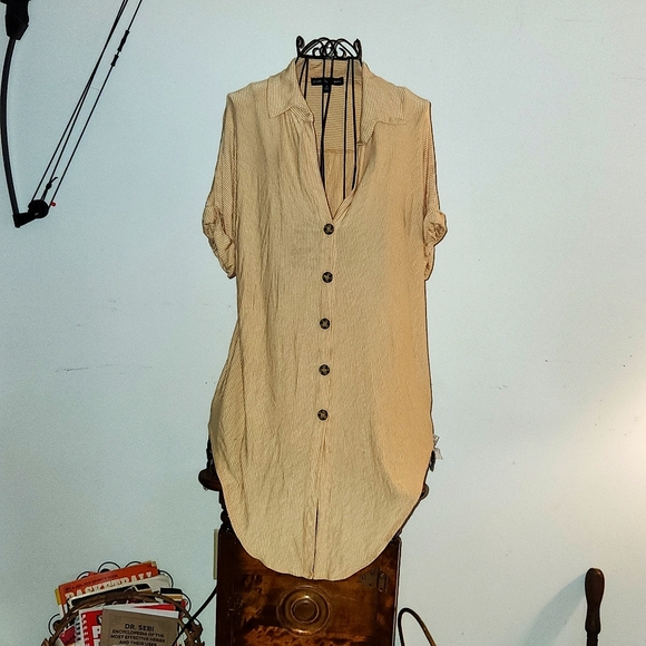 Kim & Cami size large pinstriped blouse - Picture 1 of 7